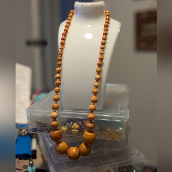 Vintage Graduated Wooden Bead Necklace - Picture 5 of 5